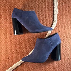 Matt & Nat Women's Vegan Blue Chunky Heel Ankle Bootie - Feifei